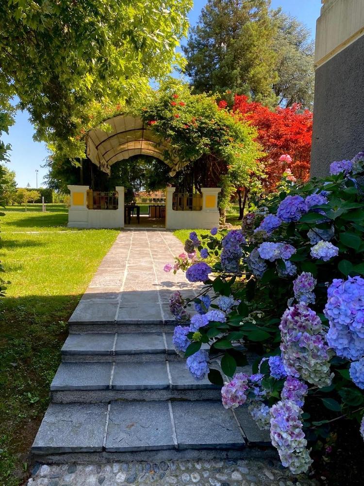 Hotel Villa Malpensa Vizzola Ticino Ngoại thất bức ảnh