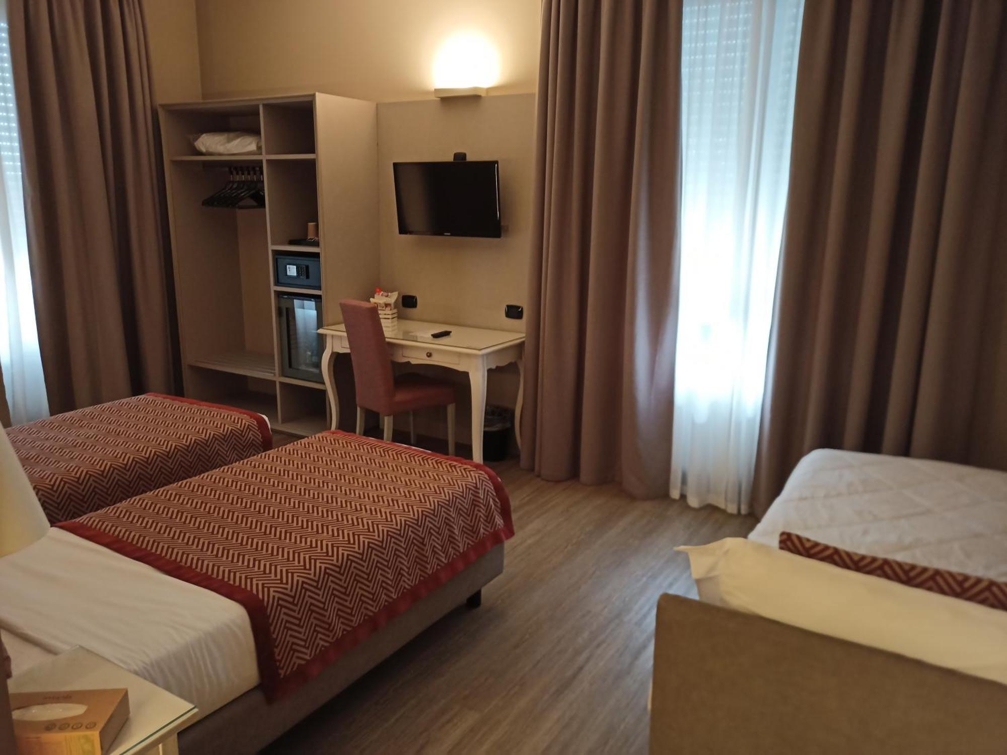 Hotel Villa Malpensa Vizzola Ticino Ngoại thất bức ảnh