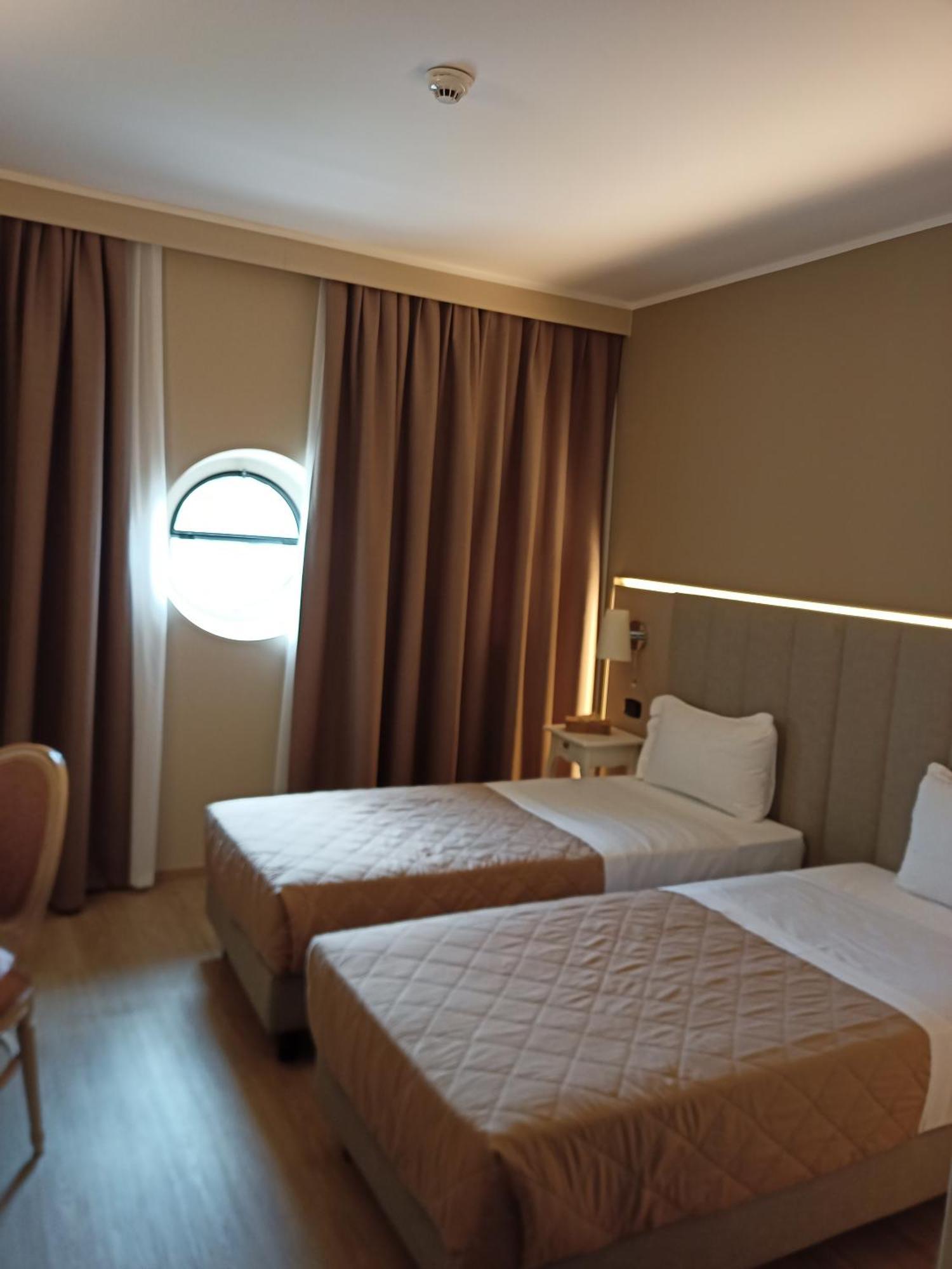 Hotel Villa Malpensa Vizzola Ticino Ngoại thất bức ảnh