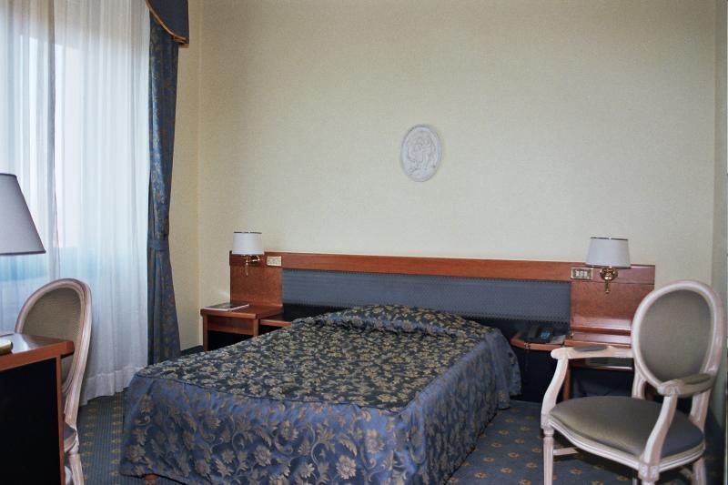Hotel Villa Malpensa Vizzola Ticino Phòng bức ảnh